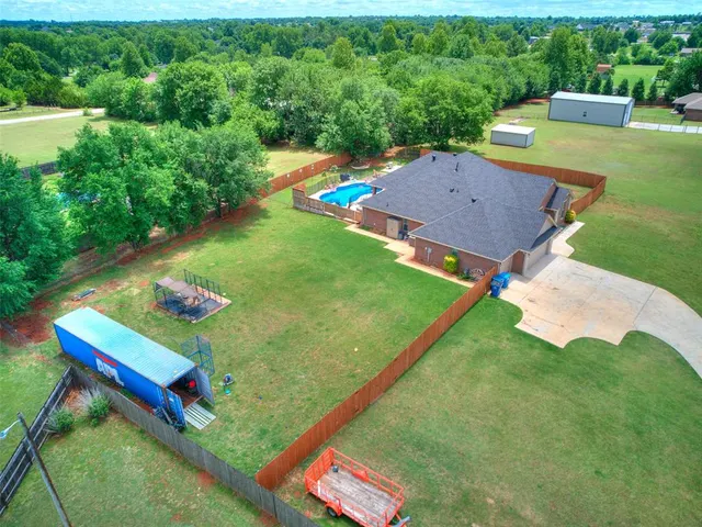 Photo 3 — 763 S Sara Road, Tuttle, OK 73089