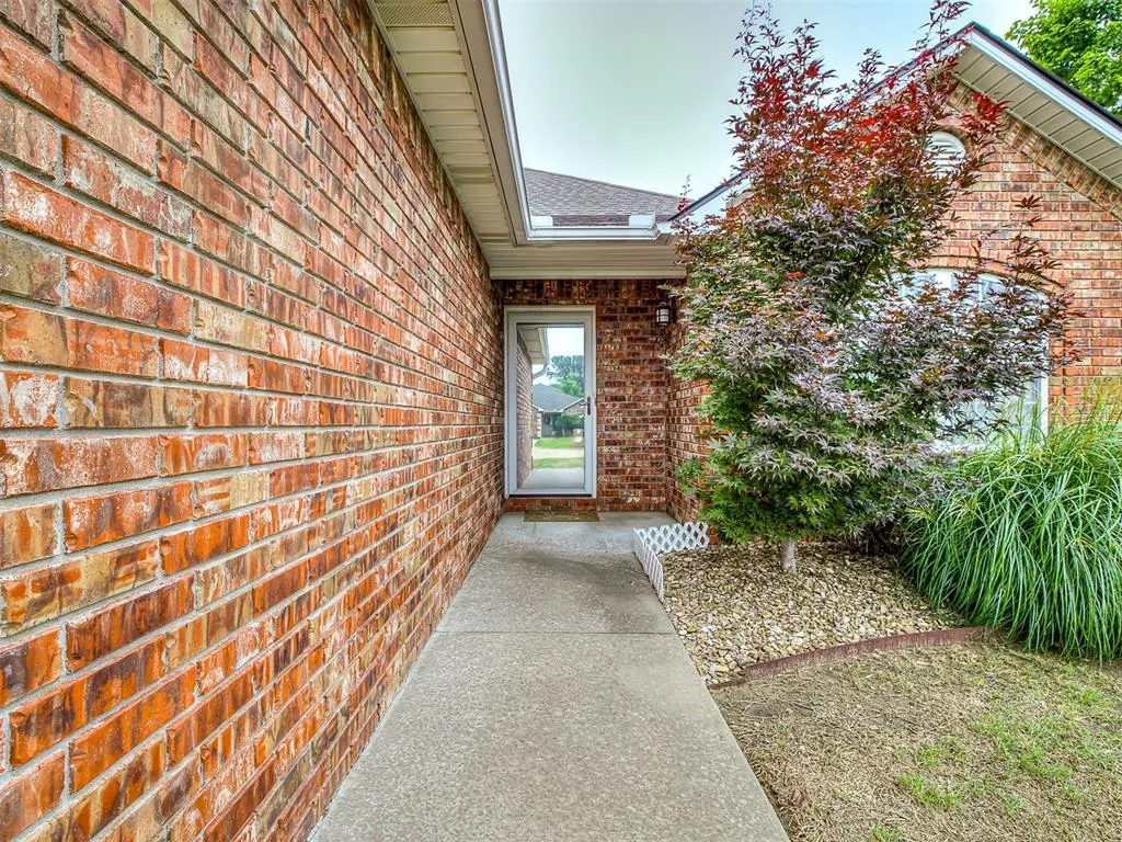 Photo 3 — 2200 Willow Run, McAlester, OK 74501