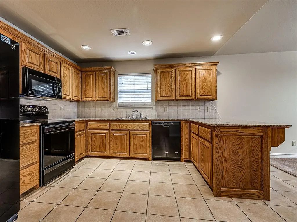 Photo 10 — 2200 Willow Run, McAlester, OK 74501