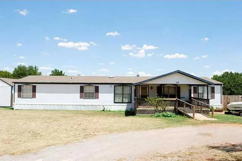 Front exterior — 105 SW Vandiver Lane, Piedmont, OK 73078