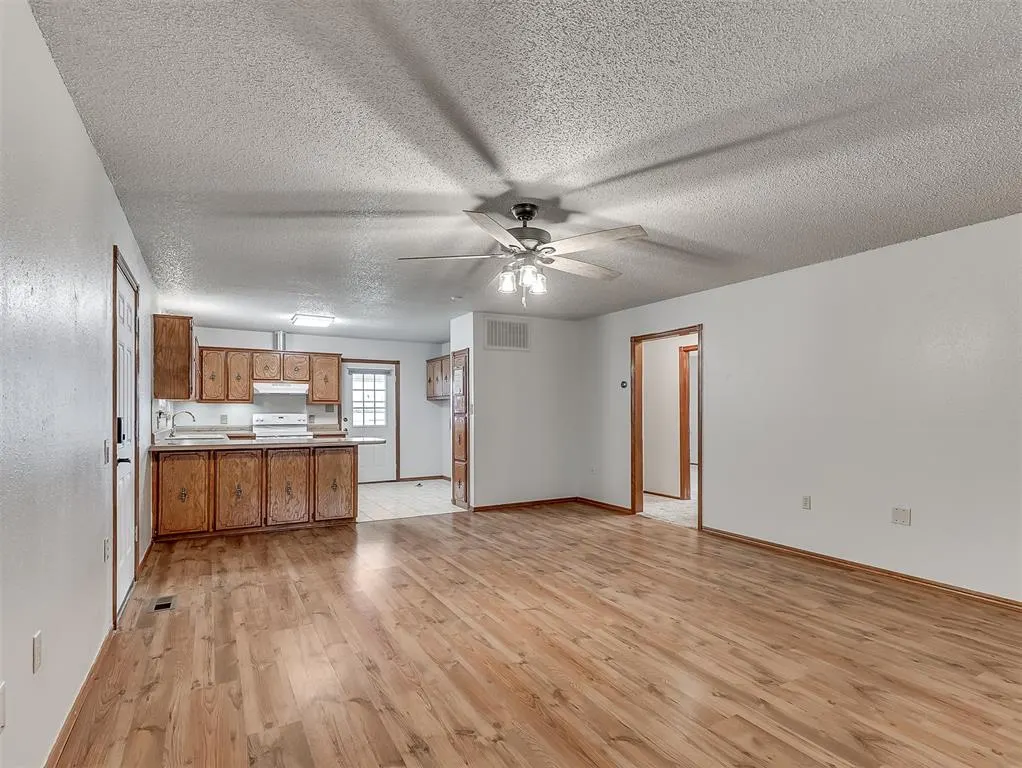 Photo 6 — 1220 N Carr Drive, Newcastle, OK 73065