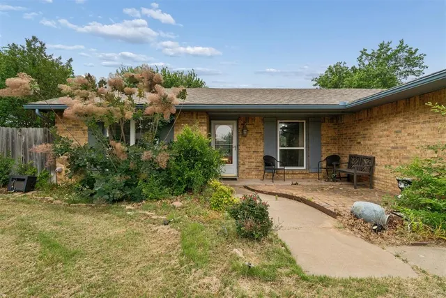 Photo 3 — 82 E Meadowlark Road, Lawton, OK 73507