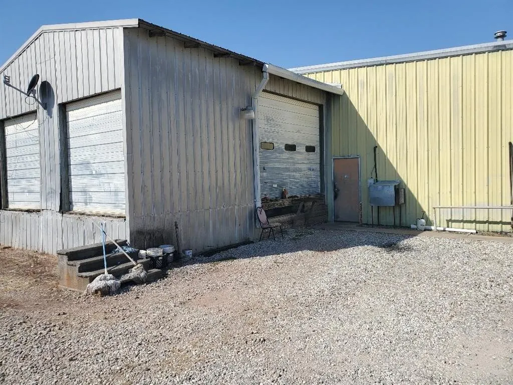 Photo 6 — 21 W Coplin Street, Okemah, OK 74859