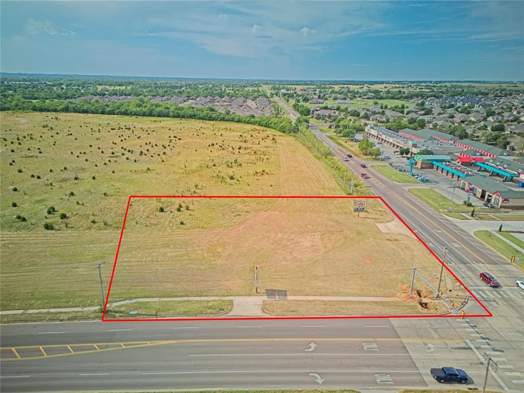 Front exterior — 200 S Cemetery Road, Yukon, OK 73099