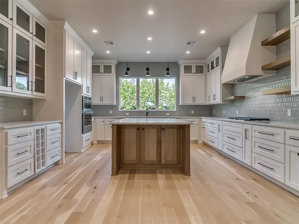 Photo 9 — 16425 Burgundy West Drive, Edmond, OK 73013