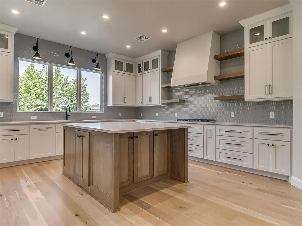 Photo 14 — 16425 Burgundy West Drive, Edmond, OK 73013