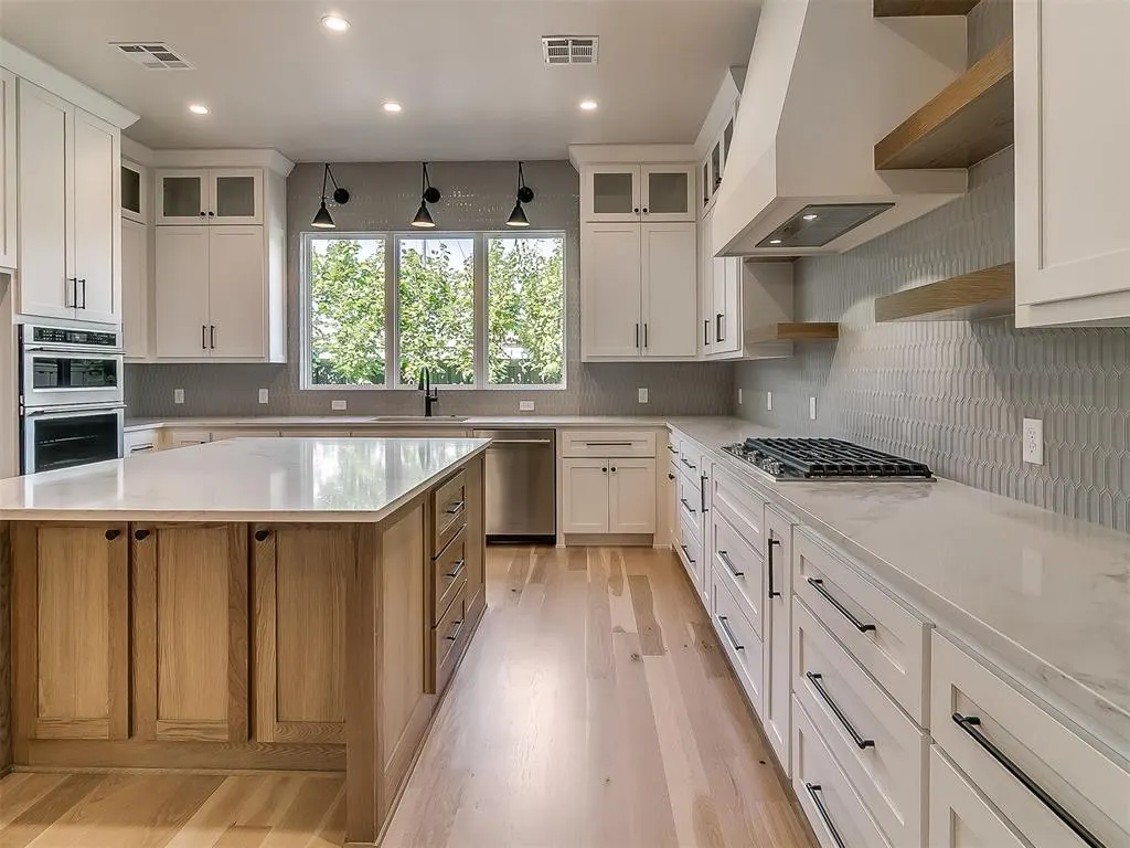 Photo 18 — 16425 Burgundy West Drive, Edmond, OK 73013