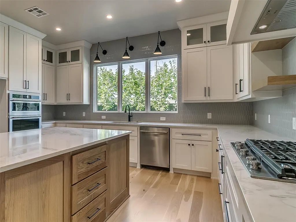 Photo 19 — 16425 Burgundy West Drive, Edmond, OK 73013
