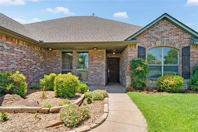Photo 3 — 12374 Fairfield Road, Guthrie, OK 73044