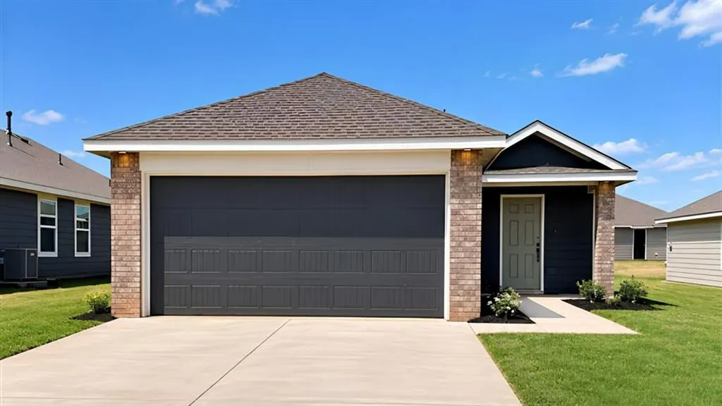 Front exterior — 14213 Still Stream Way, Piedmont, OK 73078