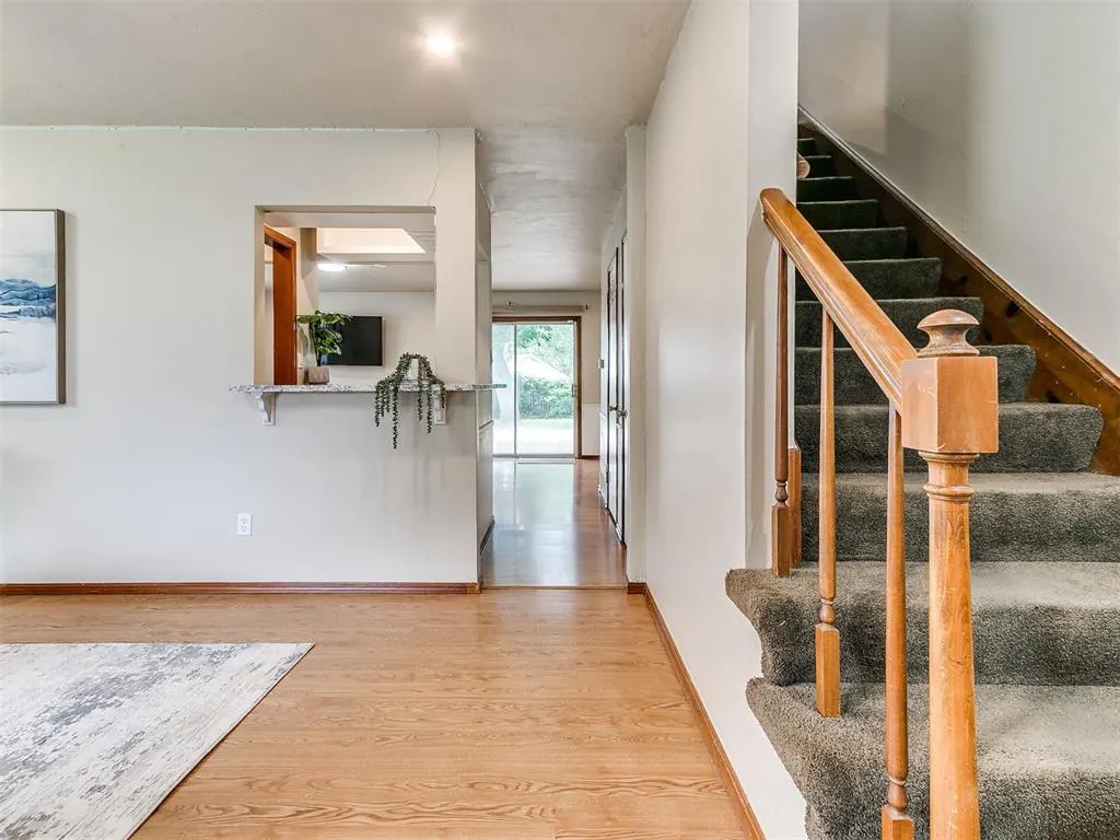 Photo 2 — 520 Jean Marie Drive, Norman, OK 73069