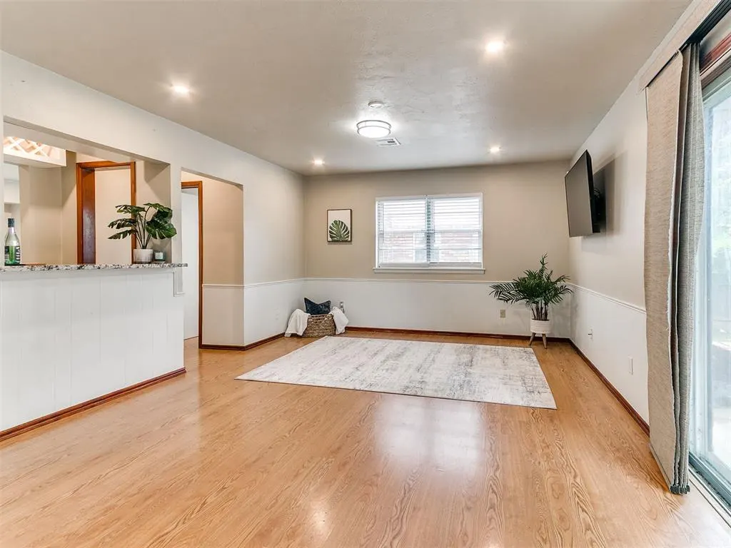 Photo 9 — 520 Jean Marie Drive, Norman, OK 73069