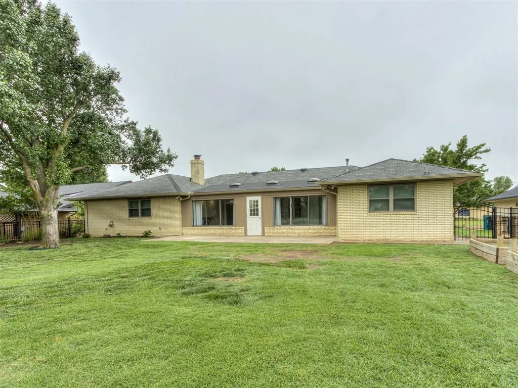 Photo 3 — 11017 NW 116th Street, Yukon, OK 73099