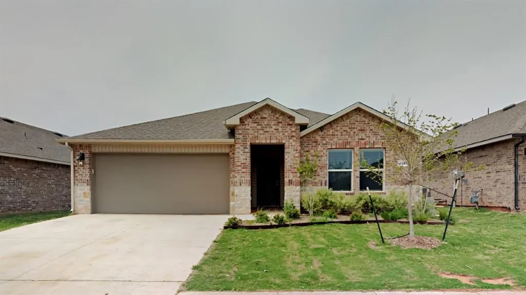 Photo 2 — 4301 Moonlight Road, Mustang, OK 73064
