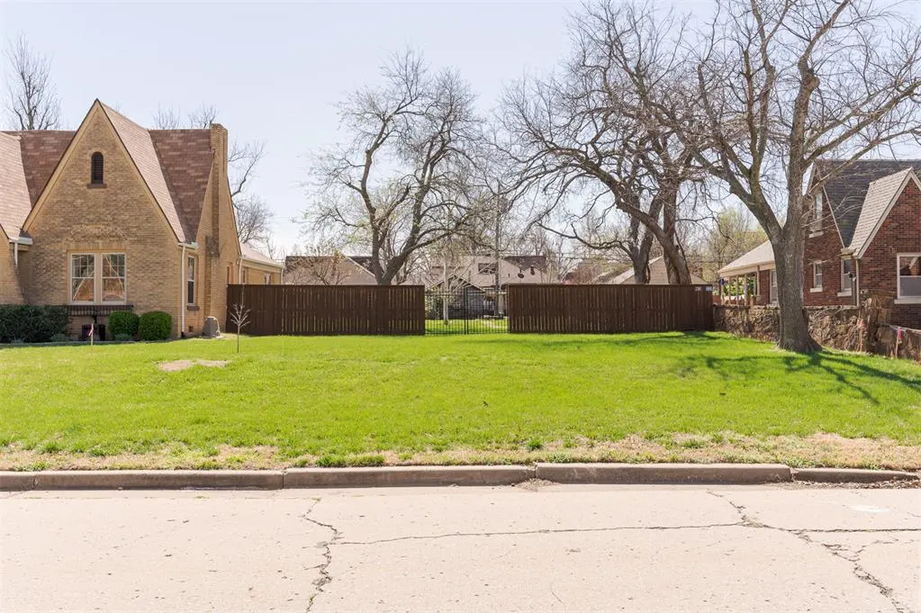 Photo 2 — 2216 NW 27th Street, Oklahoma City, OK 73107