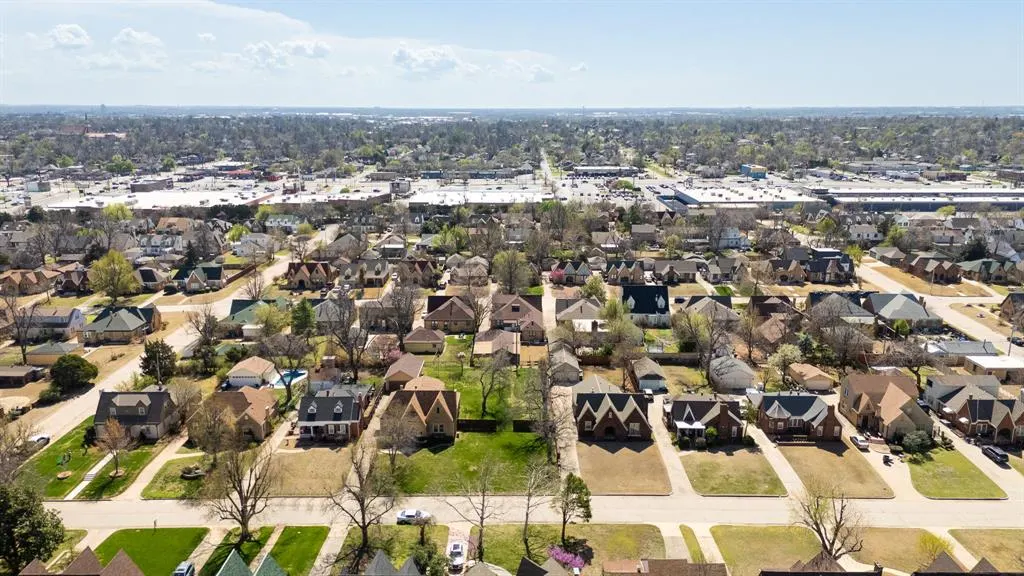 Photo 7 — 2216 NW 27th Street, Oklahoma City, OK 73107
