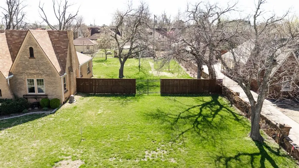Photo 9 — 2216 NW 27th Street, Oklahoma City, OK 73107