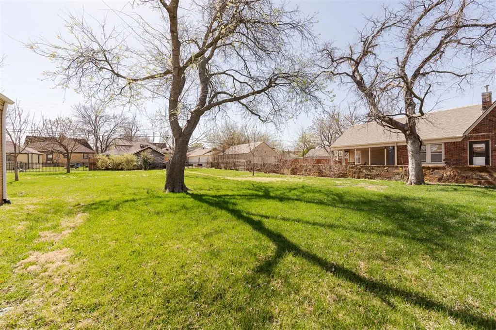 Photo 11 — 2216 NW 27th Street, Oklahoma City, OK 73107