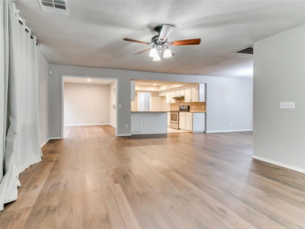 Photo 11 — 520 NW 138th Street, Edmond, OK 73013