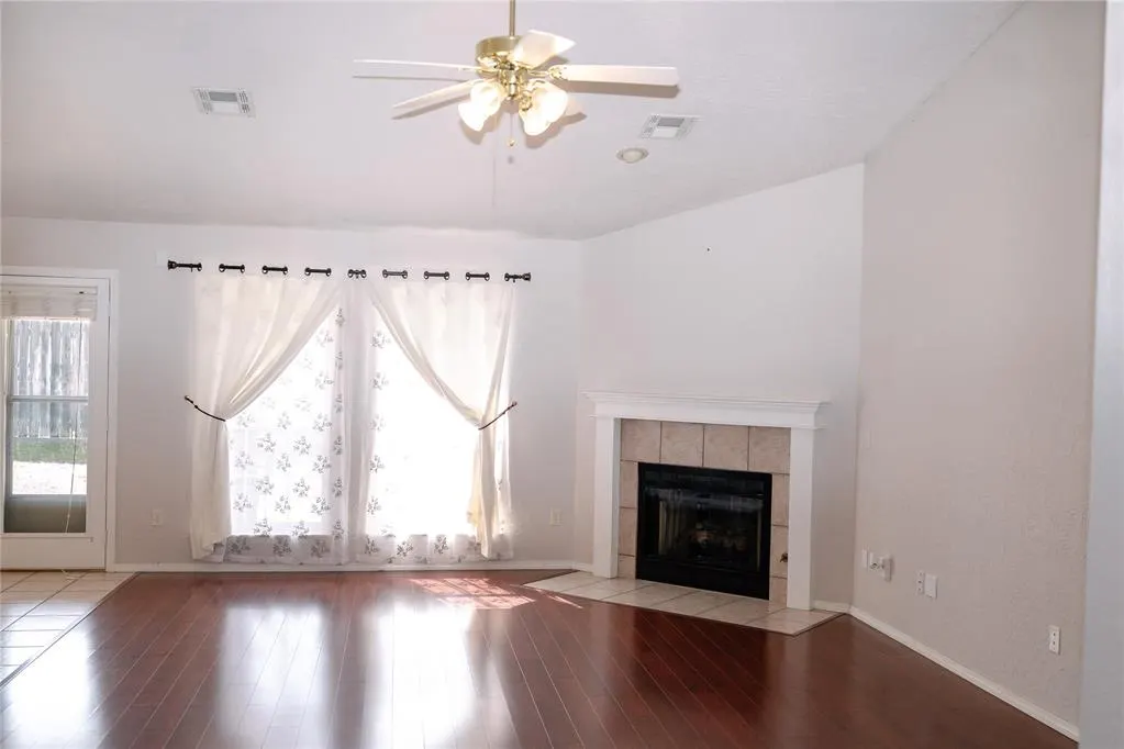 Photo 4 — 321 Peggy Drive, Elk City, OK 73644