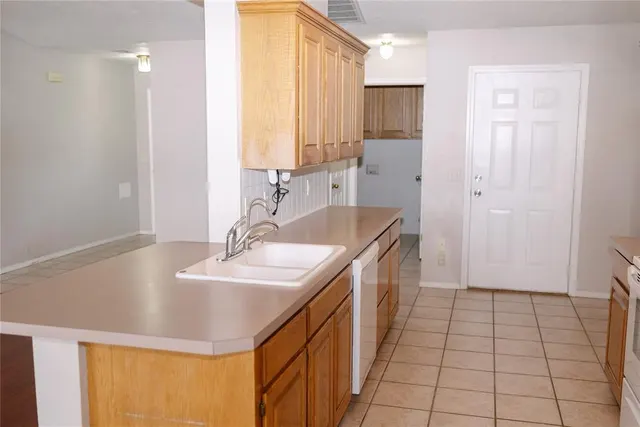 Photo 7 — 321 Peggy Drive, Elk City, OK 73644