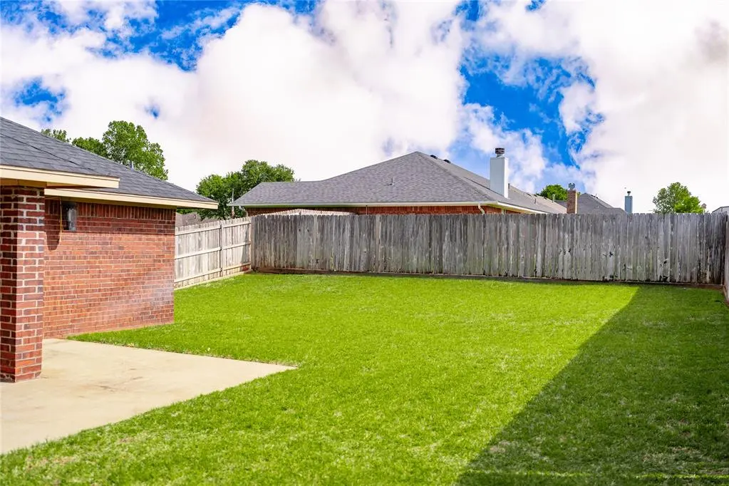 Photo 22 — 321 Peggy Drive, Elk City, OK 73644
