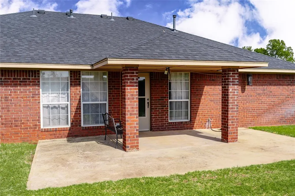 Photo 23 — 321 Peggy Drive, Elk City, OK 73644