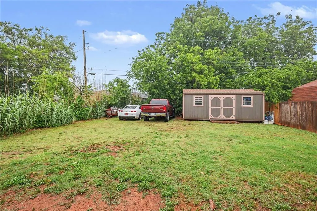 Photo 37 — 4043 NW 8th Street, Oklahoma City, OK 73107