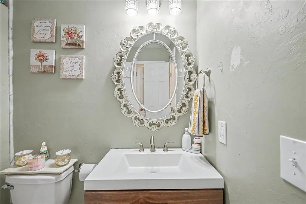 Photo 18 — 4043 NW 8th Street, Oklahoma City, OK 73107