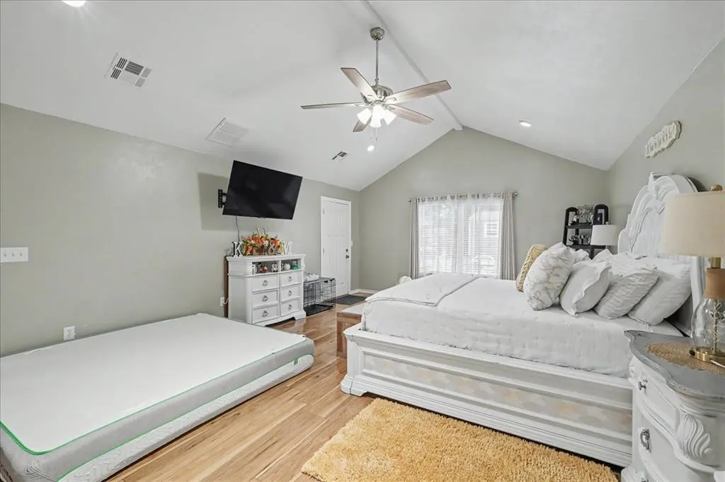 Photo 21 — 4043 NW 8th Street, Oklahoma City, OK 73107