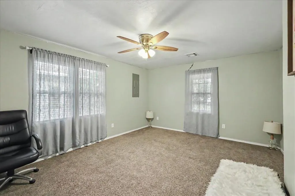 Photo 24 — 4043 NW 8th Street, Oklahoma City, OK 73107