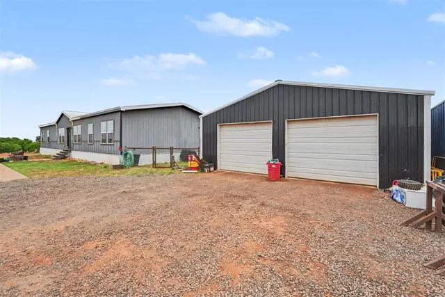 Photo 2 — 9908 N 1990 Road, Hammon, OK 73650