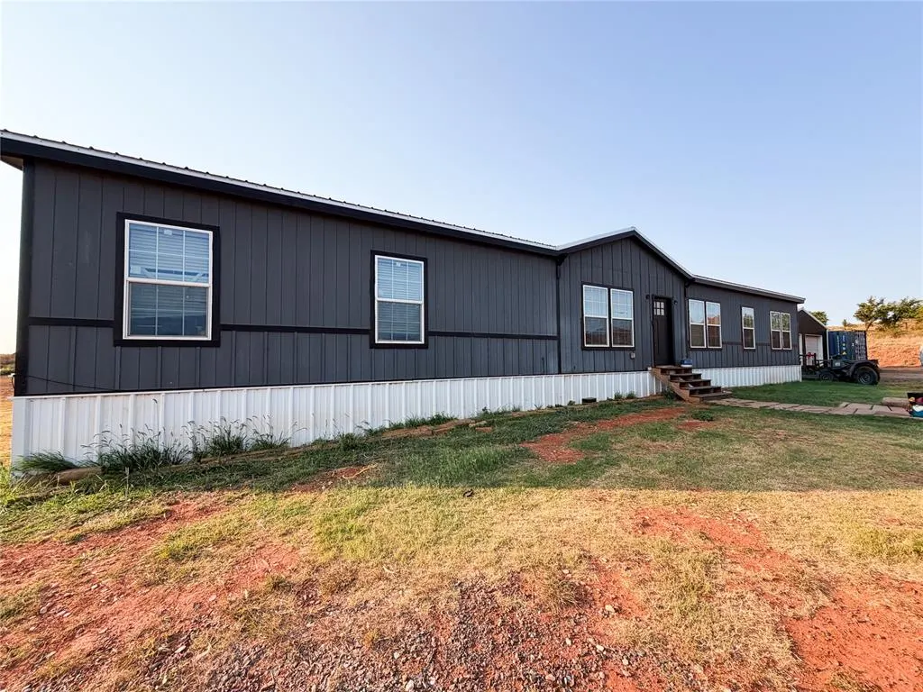 Front exterior — 9908 N 1990 Road, Hammon, OK 73650