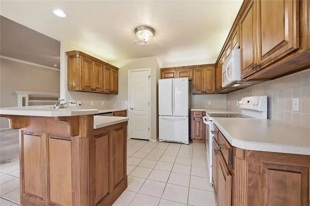 Photo 9 — 1420 Parke Avenue, Midwest City, OK 73130
