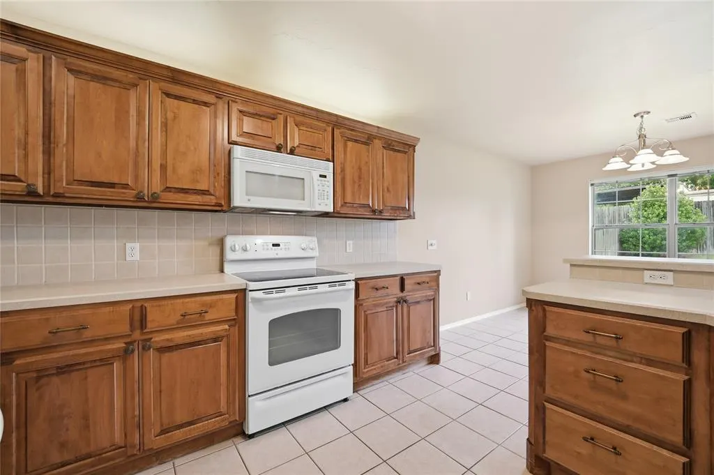 Photo 10 — 1420 Parke Avenue, Midwest City, OK 73130