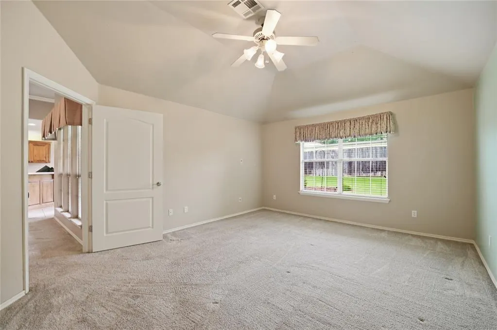 Photo 13 — 1420 Parke Avenue, Midwest City, OK 73130
