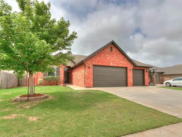 Photo 2 — 308 Madison Place Drive, Moore, OK 73160