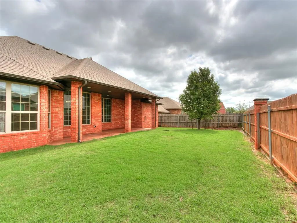 Photo 27 — 308 Madison Place Drive, Moore, OK 73160