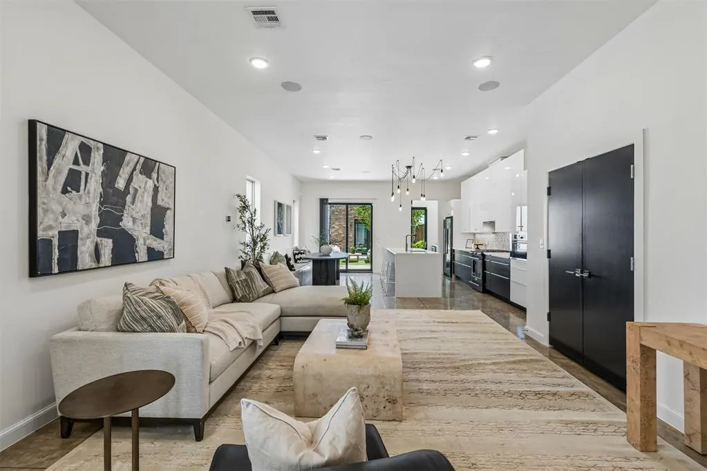 Photo 9 — 616 NW 6th Street, Oklahoma City, OK 73102