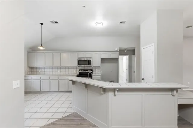 Photo 8 — 1708 Parkridge Drive, Norman, OK 73071