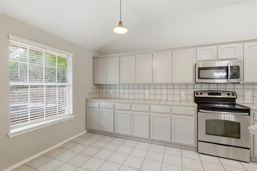Photo 12 — 1708 Parkridge Drive, Norman, OK 73071