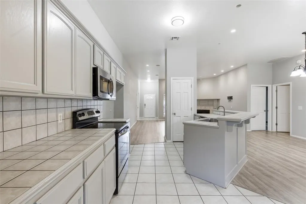 Photo 9 — 1708 Parkridge Drive, Norman, OK 73071