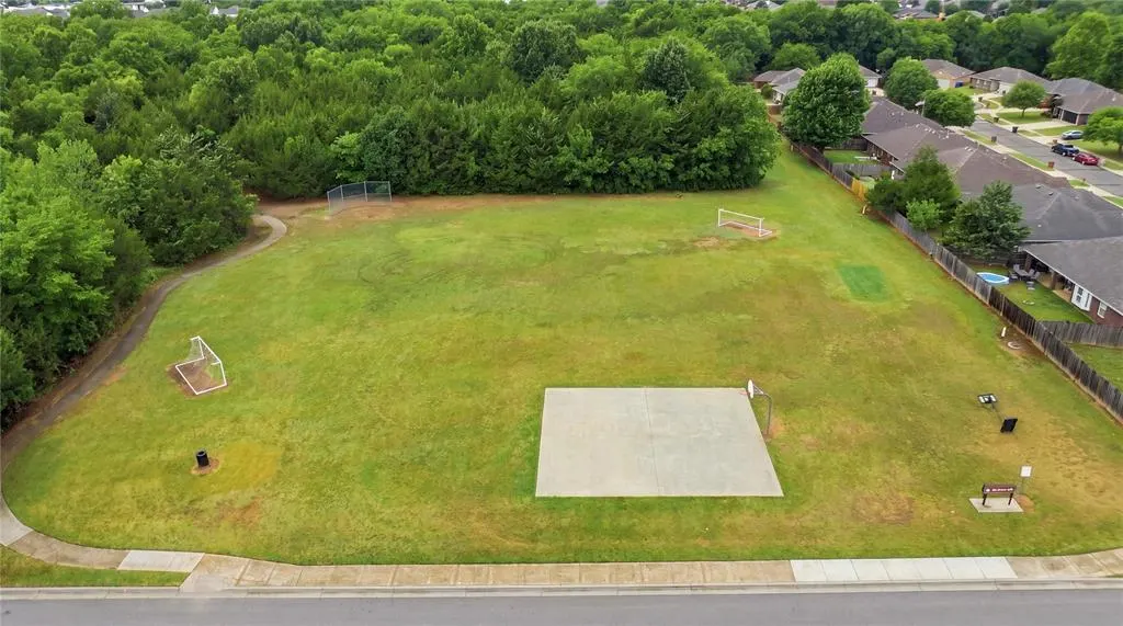 Photo 2 — 1708 Parkridge Drive, Norman, OK 73071