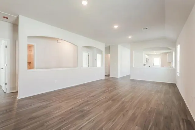 Photo 4 — 1810 Crimson Lake Boulevard, El Reno, OK 73036