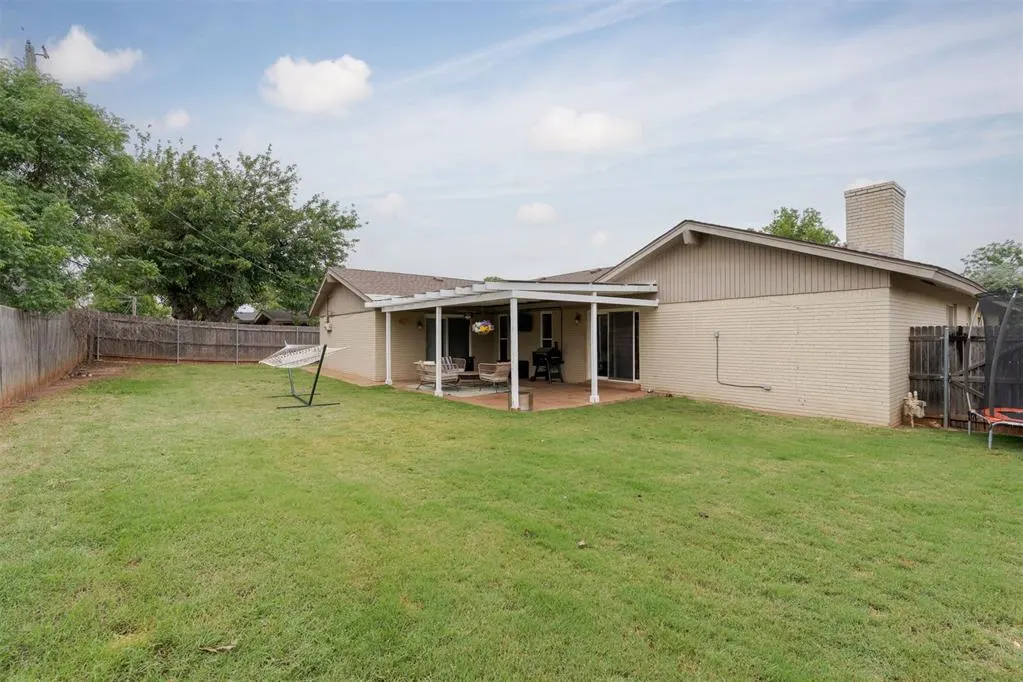Photo 33 — 3820 NW 68th Street, Oklahoma City, OK 73116