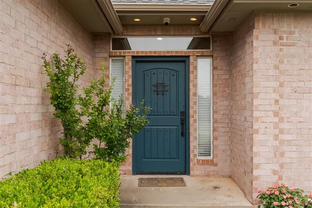 Photo 2 — 1629 Grey Fox Run, Oklahoma City, OK 73131