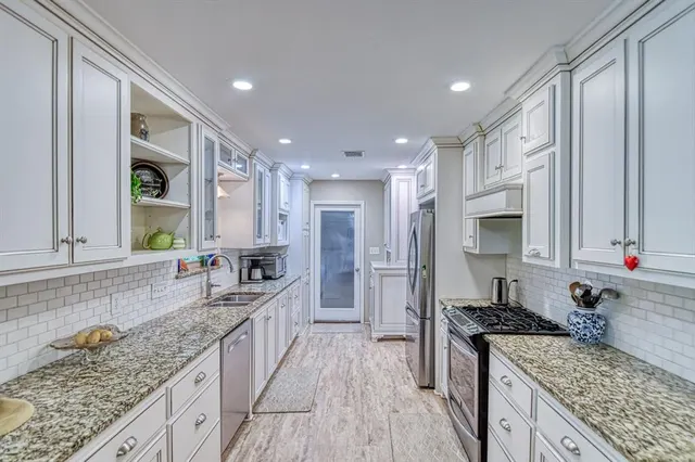 Photo 6 — 405 S Council Road, Newcastle, OK 73065