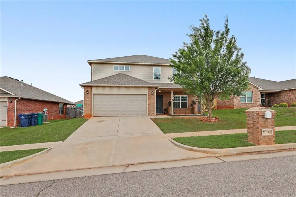 Photo 4 — 9616 Eli Drive, Moore, OK 73160
