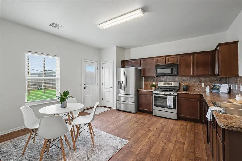 Photo 3 — 9616 Eli Drive, Moore, OK 73160