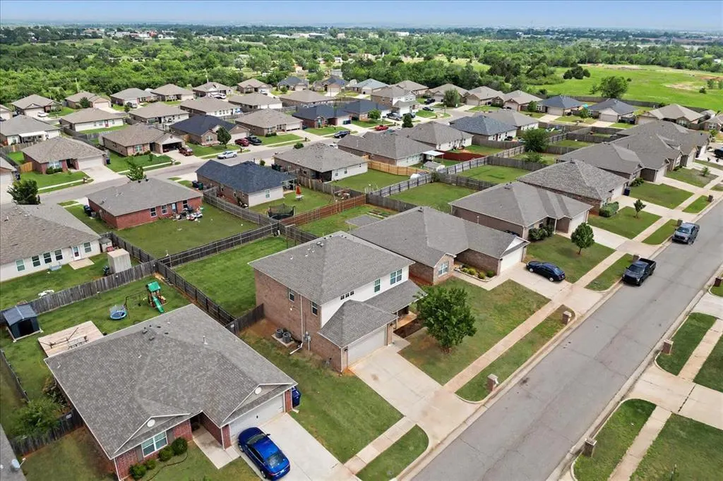 Photo 40 — 9616 Eli Drive, Moore, OK 73160
